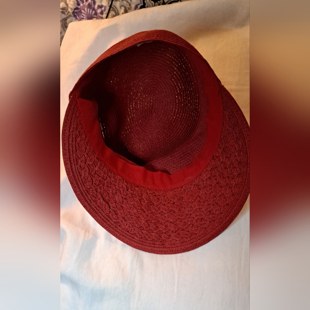 Red Hat - image 4